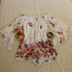 Romper floral pink and white mid sleeve